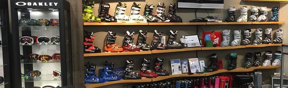 bloomfield-snow-ski-equipment-boots